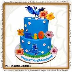 8x3, 6x3 inches P2500.00 free 12 pcs cupcakes