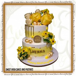 8x3, 6x3 inches P3200.00 free 12 pcs cupcakes