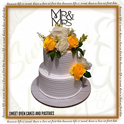 8x3,6x3 inches P2800.00 free 12 pcs cupcakes