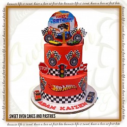 8x3,6x3 inches P2500.00 free 12 pcs cupcakes